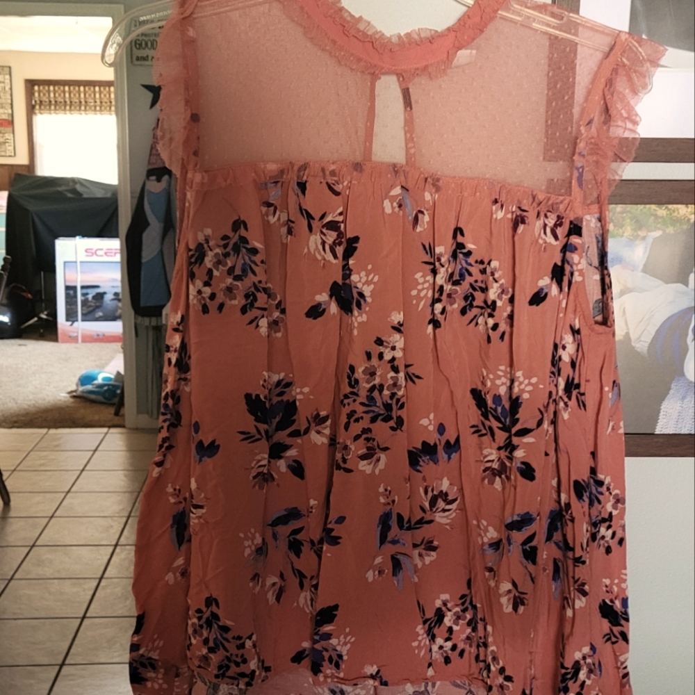 Arizona sleevless Top